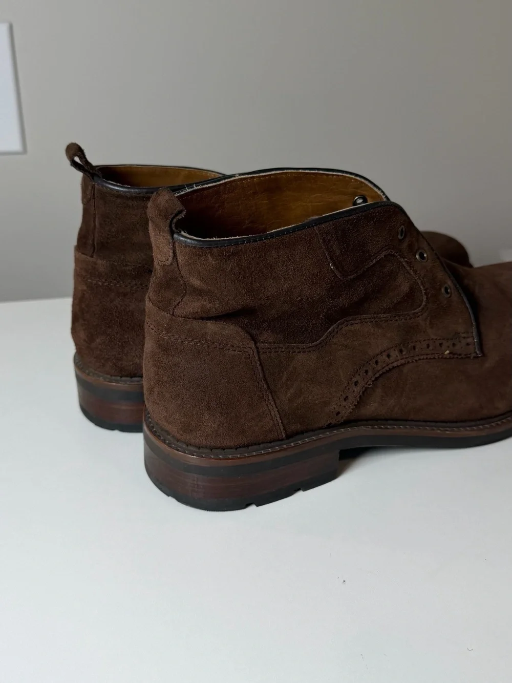 NEW Johnston & Murphy Fullerton Size 11 Genuine Suede Leather Boots Vibram Sole